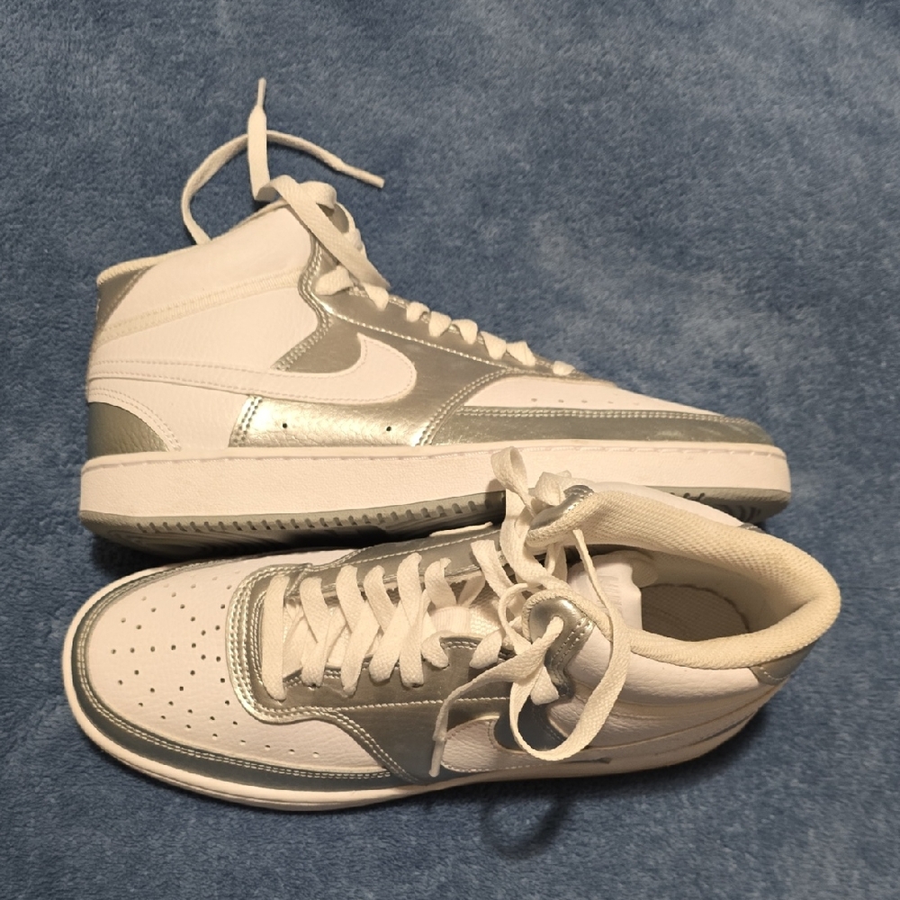 Women's Nike Court Mid Sneakers White and Silver H